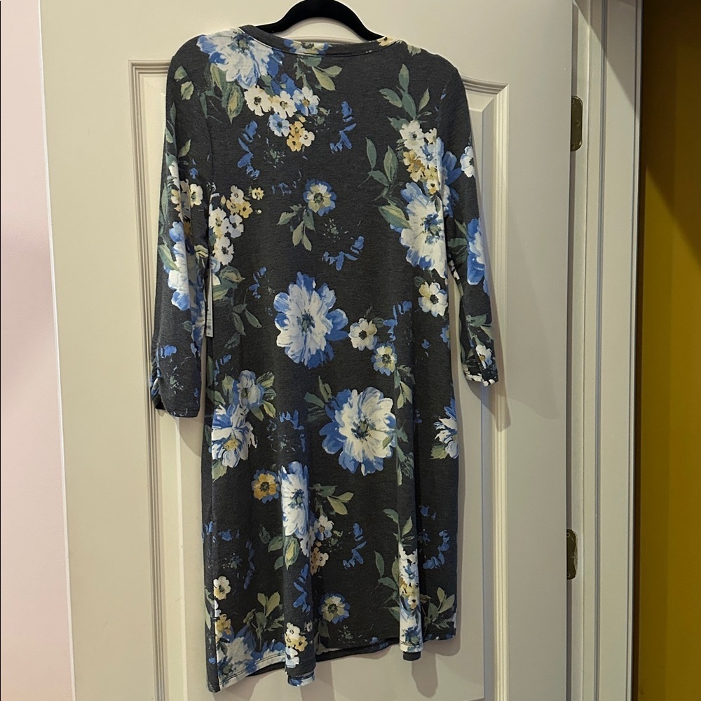Blue and White Floral Quarter Sleeve Dress - Picture 4 of 4